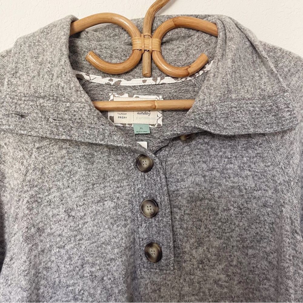 NWT ANTHRO SWEATER